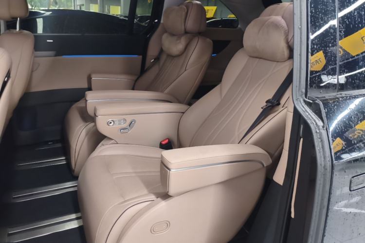 Used XPeng X9 2024 702 Ultra-Long Range Max Left Rear Seat