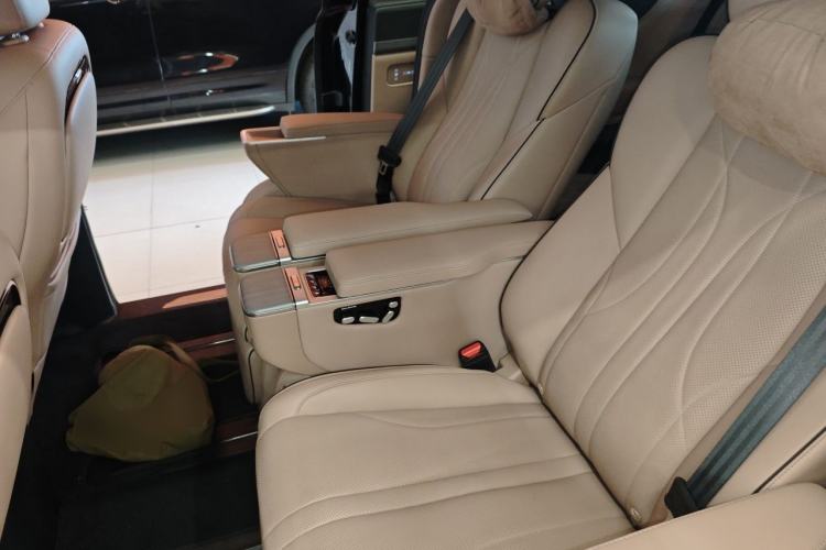 Used XPeng X9 2024 702 Ultra-Long Range Pro Left Rear Seat