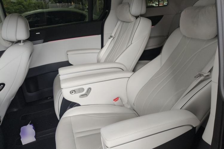 Used XPeng X9 2024 640 All-Wheel Drive High-Performance Max Left Rear Seat