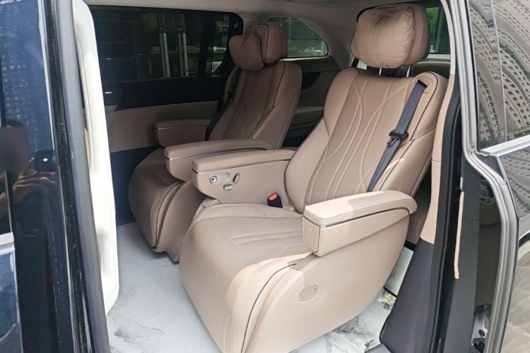 Used XPeng X9 2024 610 Long-Range Pro Left Rear Seat