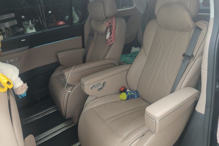 Used XPeng X9 2024 702 Ultra-Long Range Max Left Rear Seat