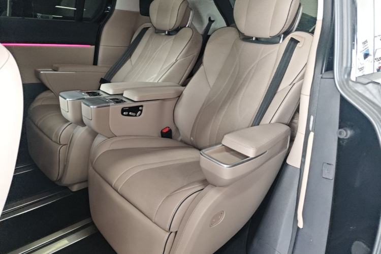 Used XPeng X9 2024 702 Ultra-Long Range Pro Left Rear Seat