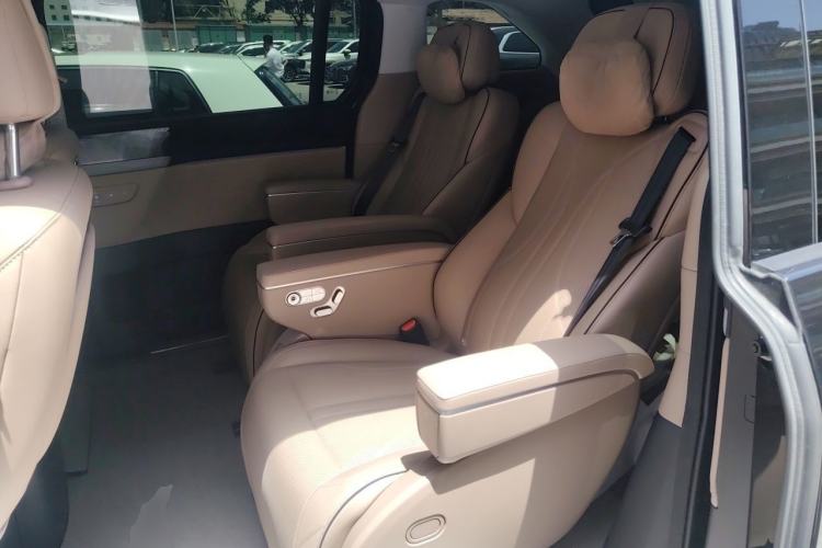 Used XPeng X9 2024 702 Ultra-Long Range Pro Left Rear Seat
