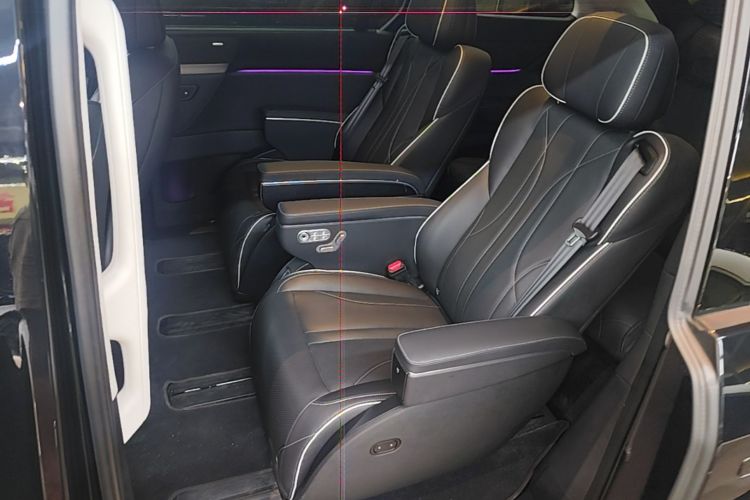Used XPeng X9 2024 702 Ultra-Long Range Pro Left Rear Seat