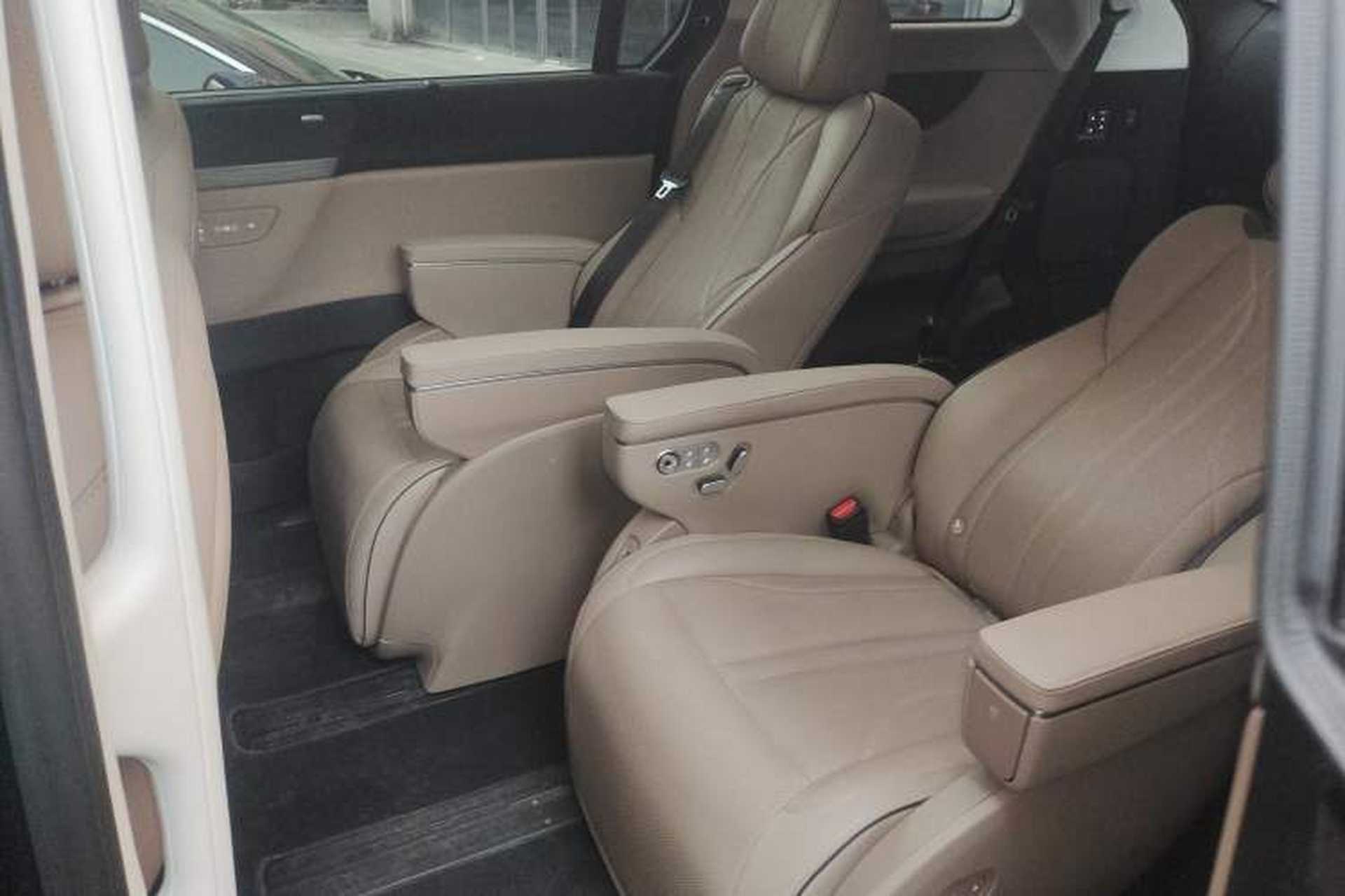 Used XPeng X9 2024 640 All-Wheel Drive High-Performance Max Left Rear Seat