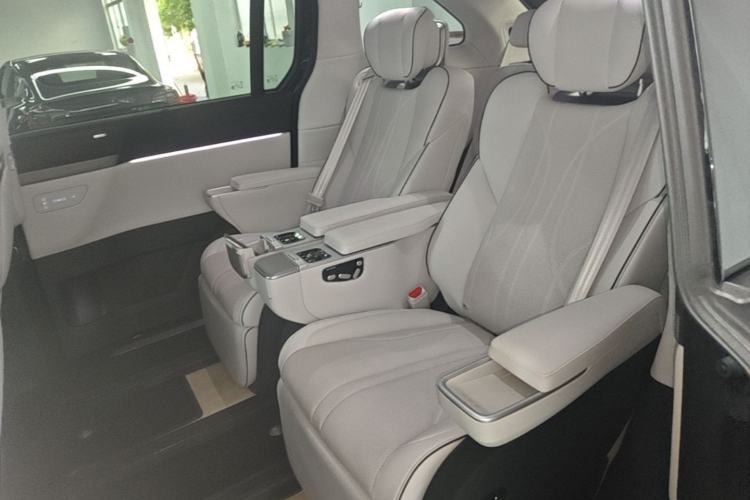 Used XPeng X9 2024 702 Ultra-Long Range Max Left Rear Seat