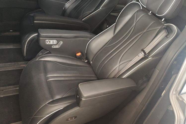 Used XPeng X9 2024 702 Ultra-Long Range Pro Left Rear Seat