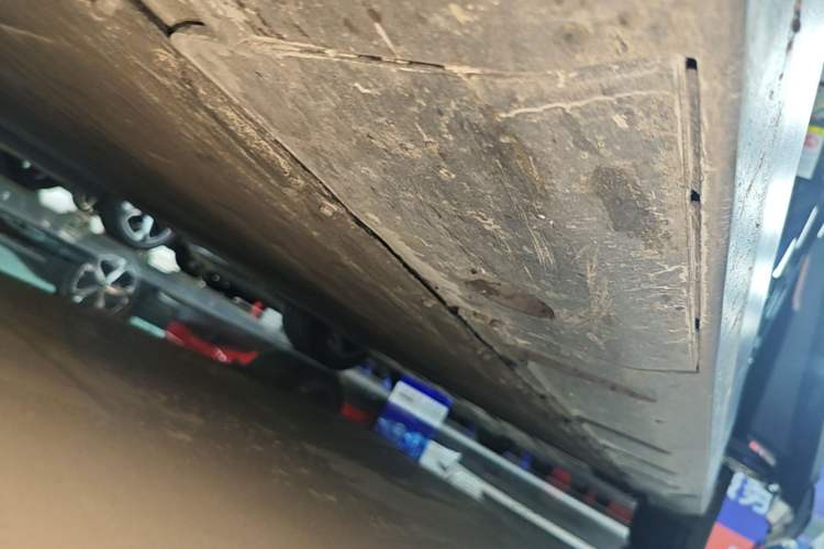 Used XPeng X9 2024 702 Ultra-Long Range Pro Left Side Sill