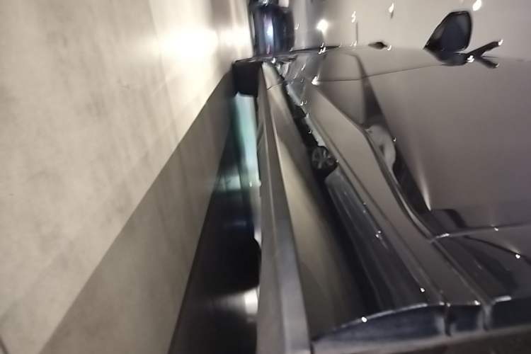 Used XPeng X9 2024 702 Ultra-Long Range Max Left Side Sill