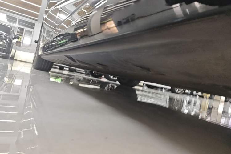 Used XPeng X9 2024 610 Long-Range Pro Left Side Sill