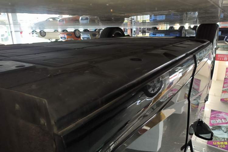 Used XPeng X9 2024 610 Long-Range Pro Left Side Sill