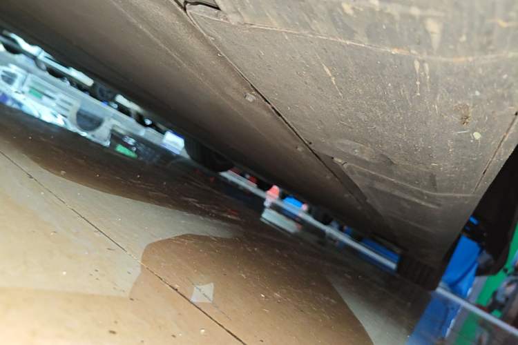 Used XPeng X9 2024 702 Ultra-Long Range Max Left Side Sill