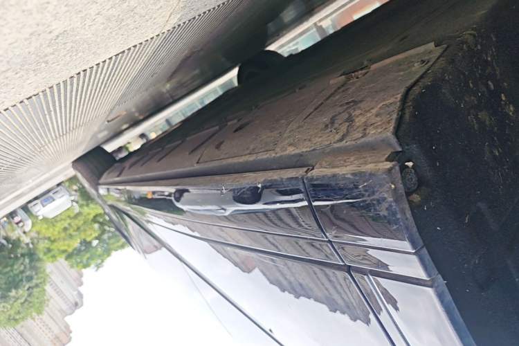 Used XPeng X9 2024 610 Long-Range Pro Left Side Sill