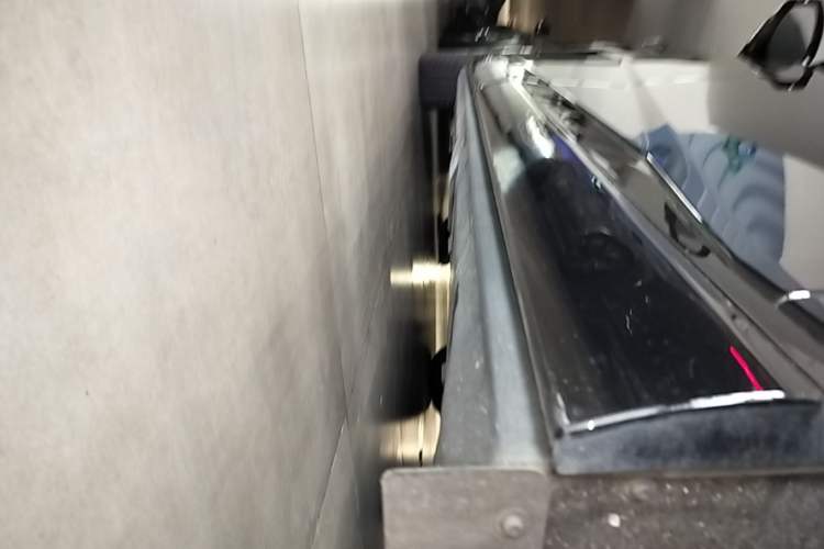 Used XPeng X9 2024 702 Ultra-Long Range Max Left Side Sill