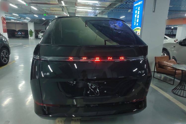 Used XPeng X9 2024 702 Ultra-Long Range Max Rear