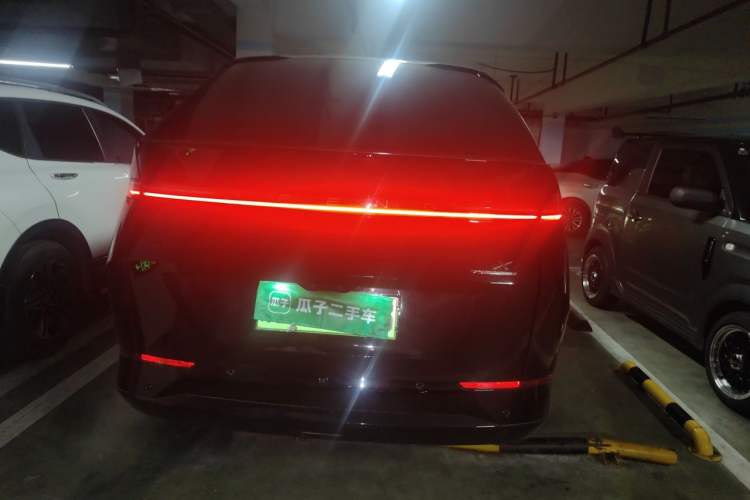 Used XPeng X9 2024 702 Ultra-Long Range Max Rear