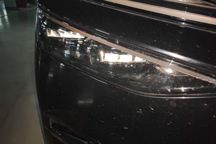 Used XPeng X9 2024 702 Ultra-Long Range Max Right Front Headlight