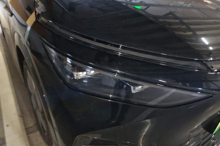 Used XPeng X9 2024 702 Ultra-Long Range Max Right Front Headlight