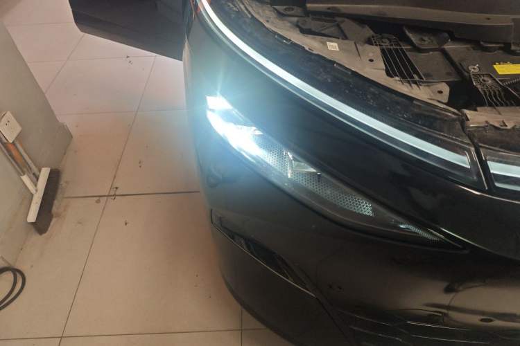 Used XPeng X9 2024 702 Ultra-Long Range Pro Right Front Headlight