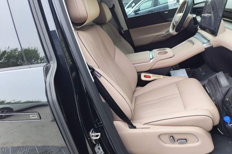 Used XPeng X9 2024 702 Ultra-Long Range Max Right Front Seat