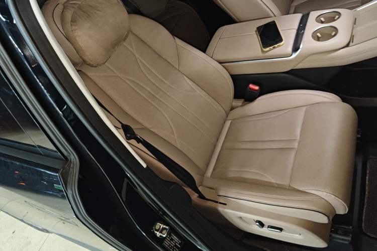 Used XPeng X9 2024 702 Ultra-Long Range Max Right Front Seat