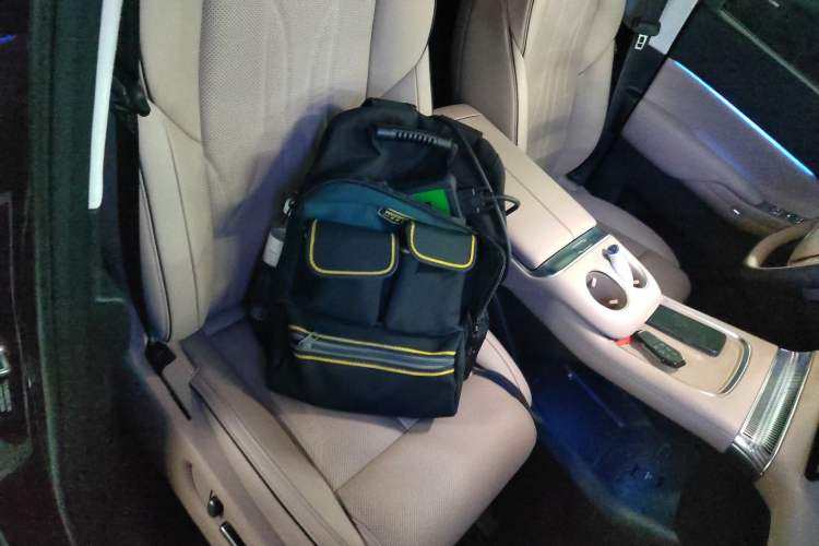 Used XPeng X9 2024 702 Ultra-Long Range Max Right Front Seat