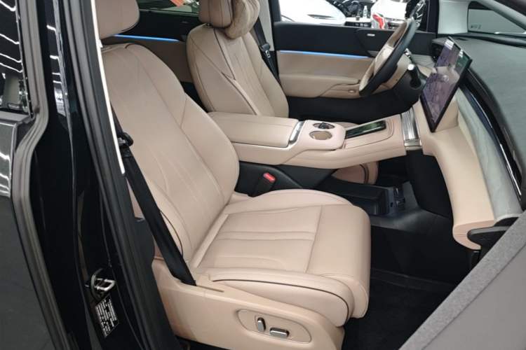 Used XPeng X9 2024 702 Ultra-Long Range Max Right Front Seat