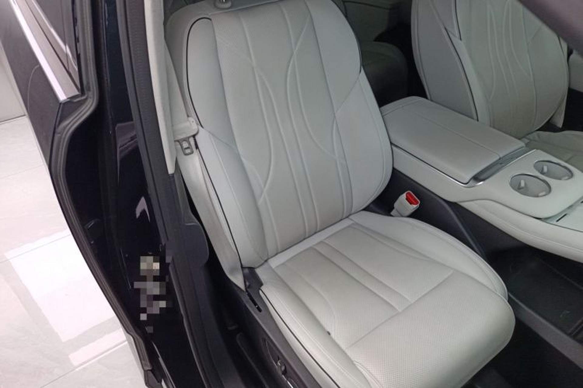 Used XPeng X9 2024 702 Ultra-Long Range Max Right Front Seat