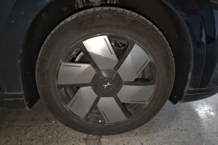 Used XPeng X9 2024 702 Ultra-Long Range Max Right Front Wheel Hub