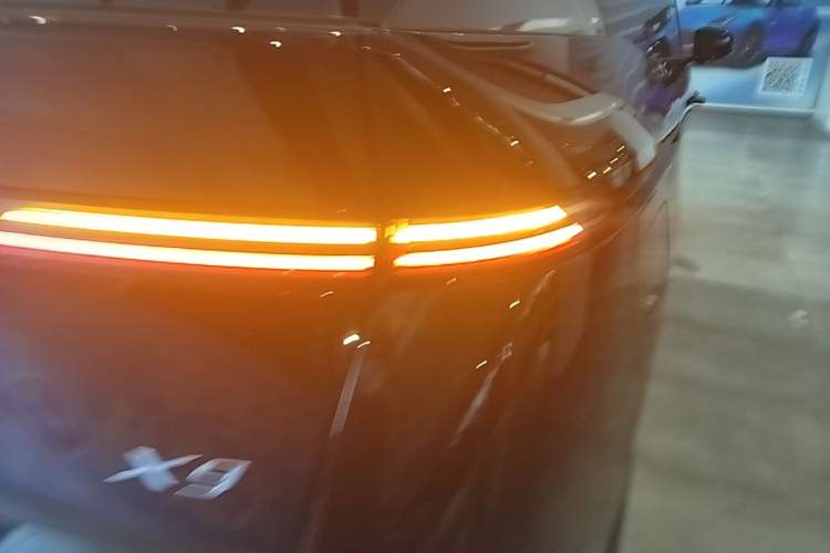 Used XPeng X9 2024 702 Ultra-Long Range Max Right Rear Taillight