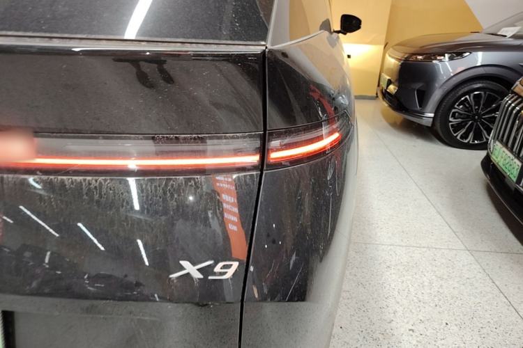 Used XPeng X9 2024 702 Ultra-Long Range Pro Right Rear Taillight