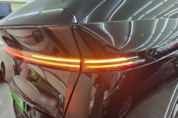 Used XPeng X9 2024 610 Long-Range Pro Right Rear Taillight