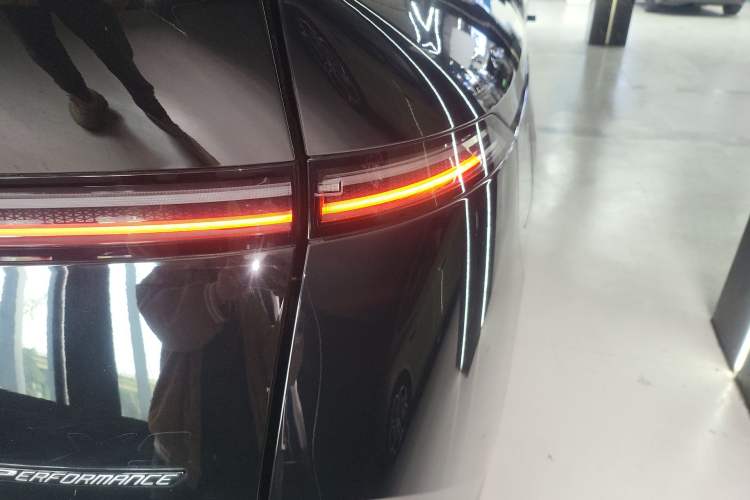 Used XPeng X9 2024 640 All-Wheel Drive High-Performance Max Right Rear Taillight