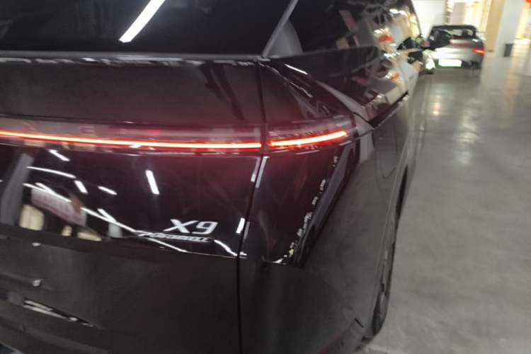 Used XPeng X9 2024 640 All-Wheel Drive High-Performance Max Right Rear Taillight