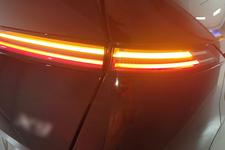 Used XPeng X9 2024 702 Ultra-Long Range Max Right Rear Taillight