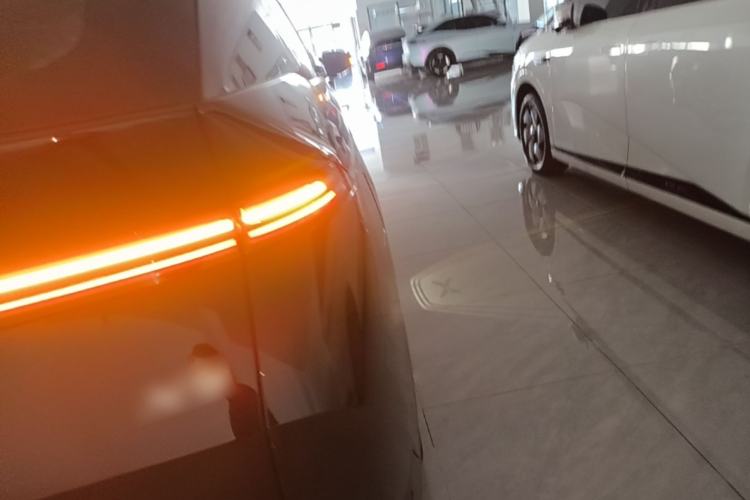 Used XPeng X9 2024 702 Ultra-Long Range Pro Right Rear Taillight