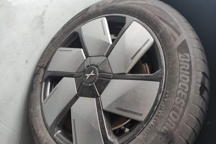 Used XPeng X9 2024 640 All-Wheel Drive High-Performance Max Right Rear Wheel Hub