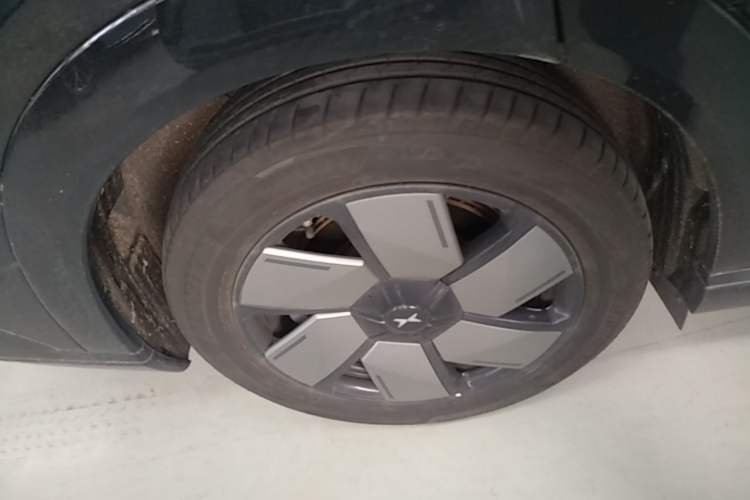 Used XPeng X9 2024 702 Ultra-Long Range Pro Right Rear Wheel Hub