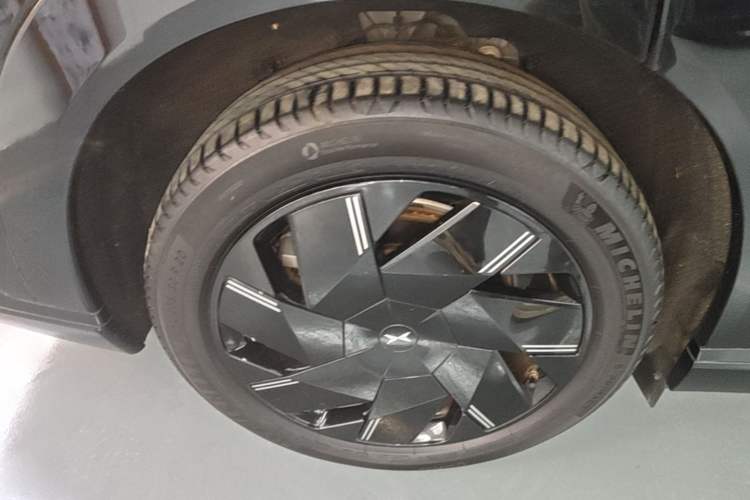 Used XPeng X9 2024 702 Ultra-Long Range Max Right Rear Wheel Hub