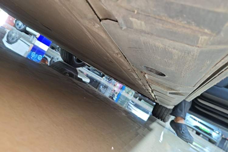 Used XPeng X9 2024 702 Ultra-Long Range Pro Right Side Sill
