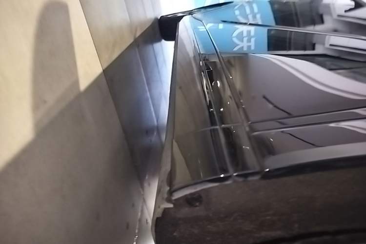 Used XPeng X9 2024 702 Ultra-Long Range Max Right Side Sill