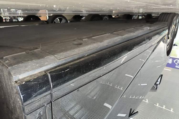 Used XPeng X9 2024 610 Long-Range Pro Right Side Sill