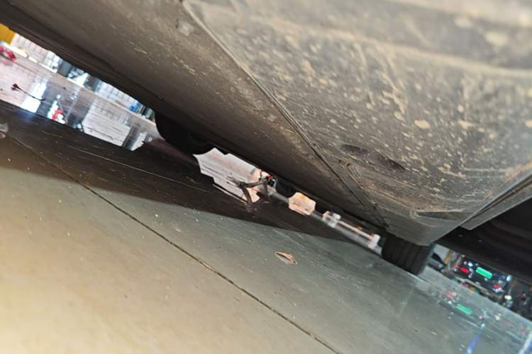 Used XPeng X9 2024 702 Ultra-Long Range Max Right Side Sill