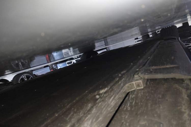 Used XPeng X9 2024 702 Ultra-Long Range Max Right Side Sill