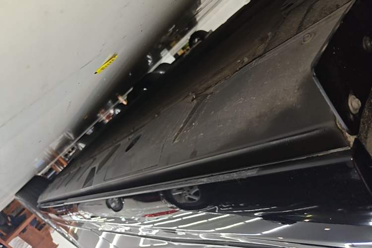 Used XPeng X9 2024 610 Long-Range Pro Right Side Sill