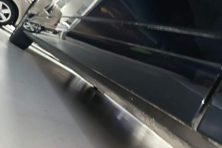 Used XPeng X9 2024 702 Ultra-Long Range Pro Right Side Sill