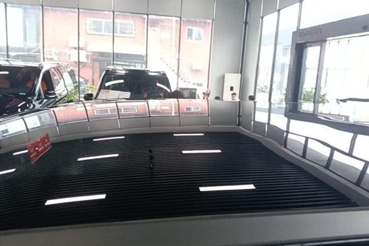 Used XPeng X9 2024 702 Ultra-Long Range Pro Roof