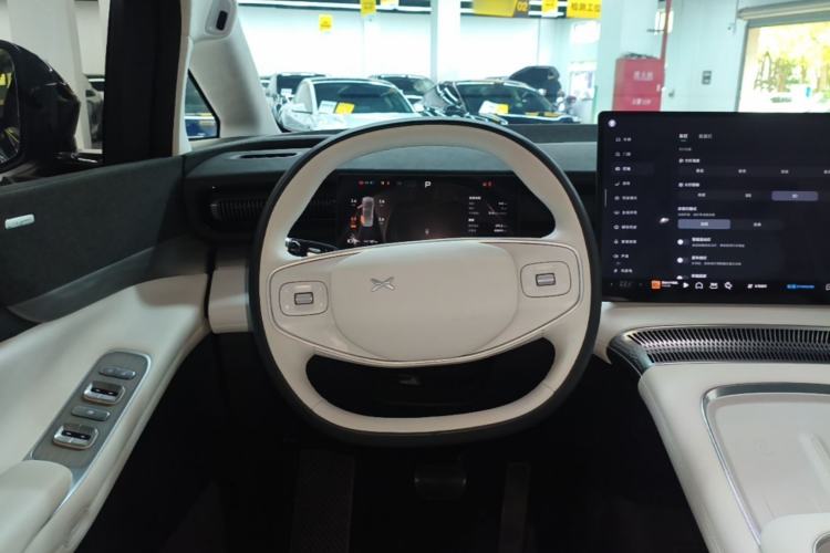 Used XPeng X9 2024 702 Ultra-Long Range Max Steering Wheel