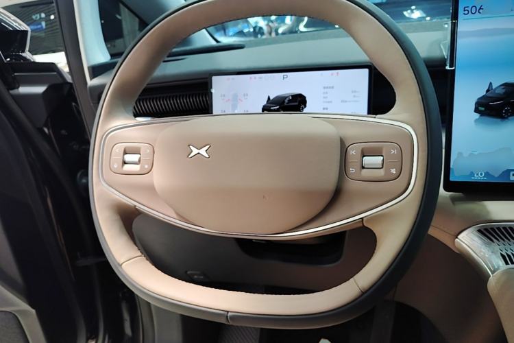Used XPeng X9 2024 702 Ultra-Long Range Max Steering Wheel