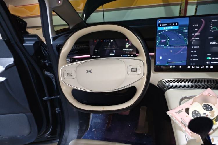 Used XPeng X9 2024 702 Ultra-Long Range Max Steering Wheel
